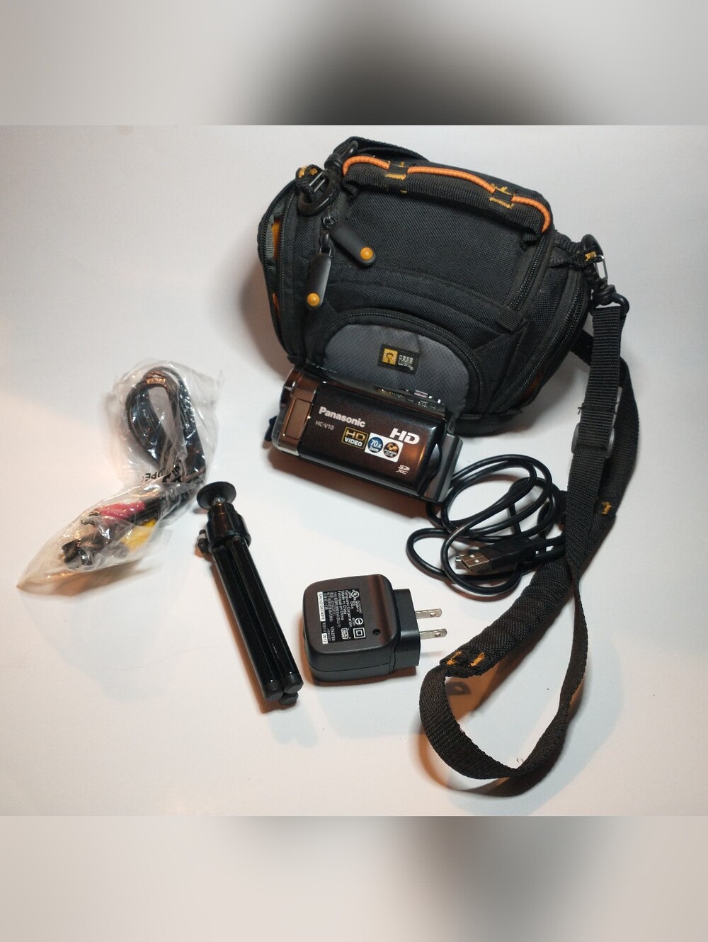 Panasonic HC-V10 HD Camcorder 70x Optical Zoom & Cords No Battery Charger Tested